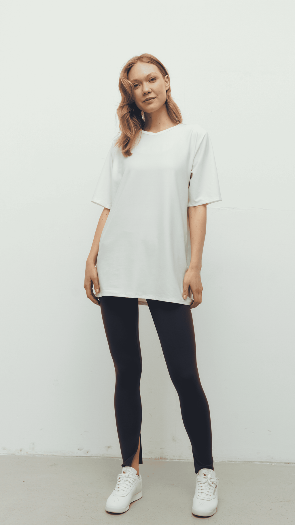 Beyaz Ludam Füme Yırtmaçlı Tayt Bra Oversize Set