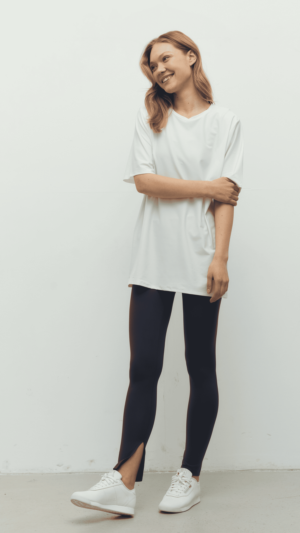 Beyaz Ludam Füme Yırtmaçlı Tayt Bra Oversize Set