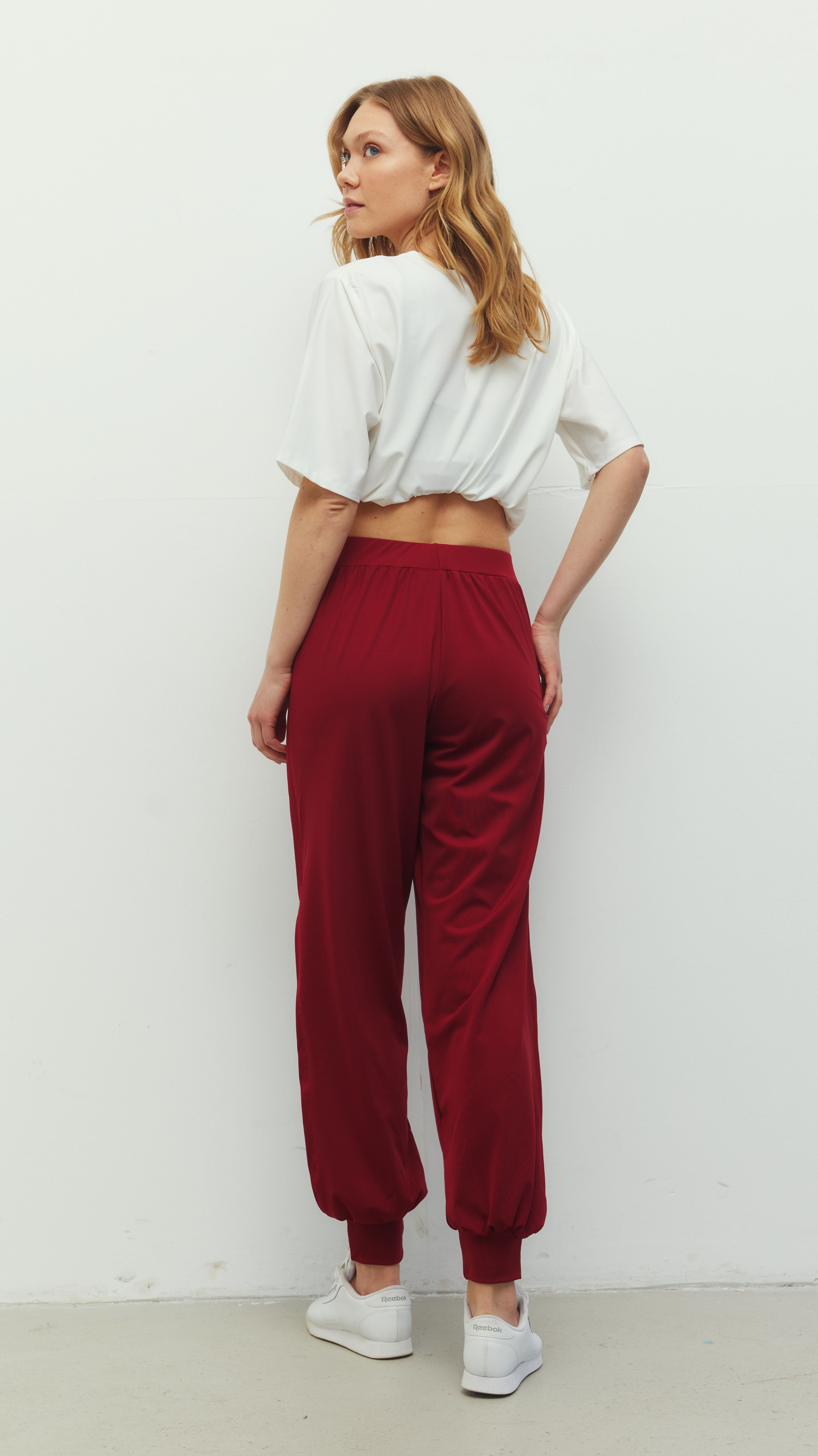 Beyaz Ludam Oversize T-Shirt ve Bordo Yoga Pantolon