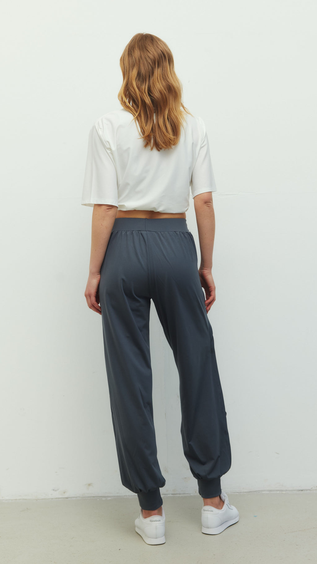 Beyaz Ludam Oversize T-Shirt ve Gri Yoga Pantolon