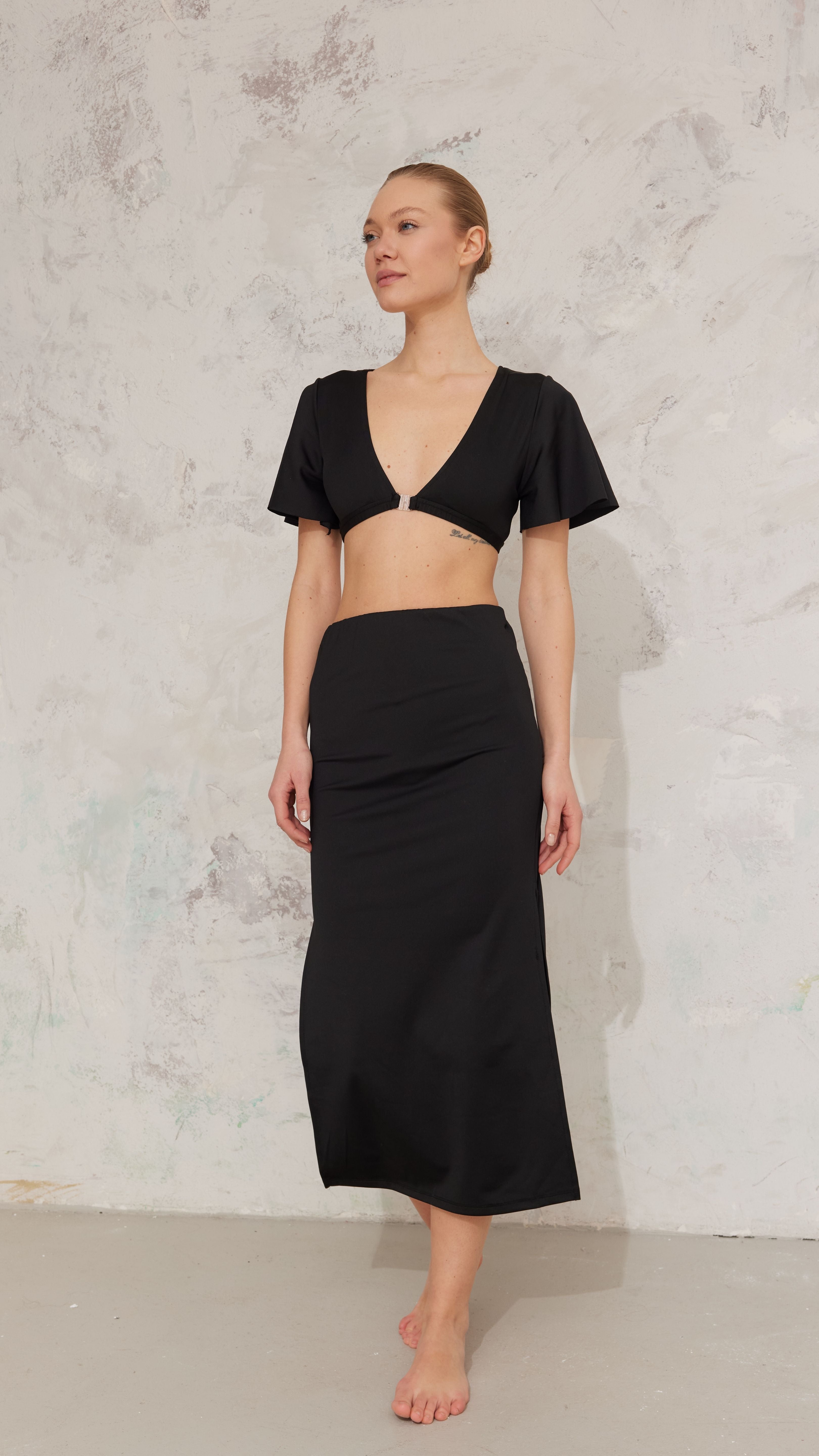 Siyah Kült Etek ve Siyah Tiny Büstiyer