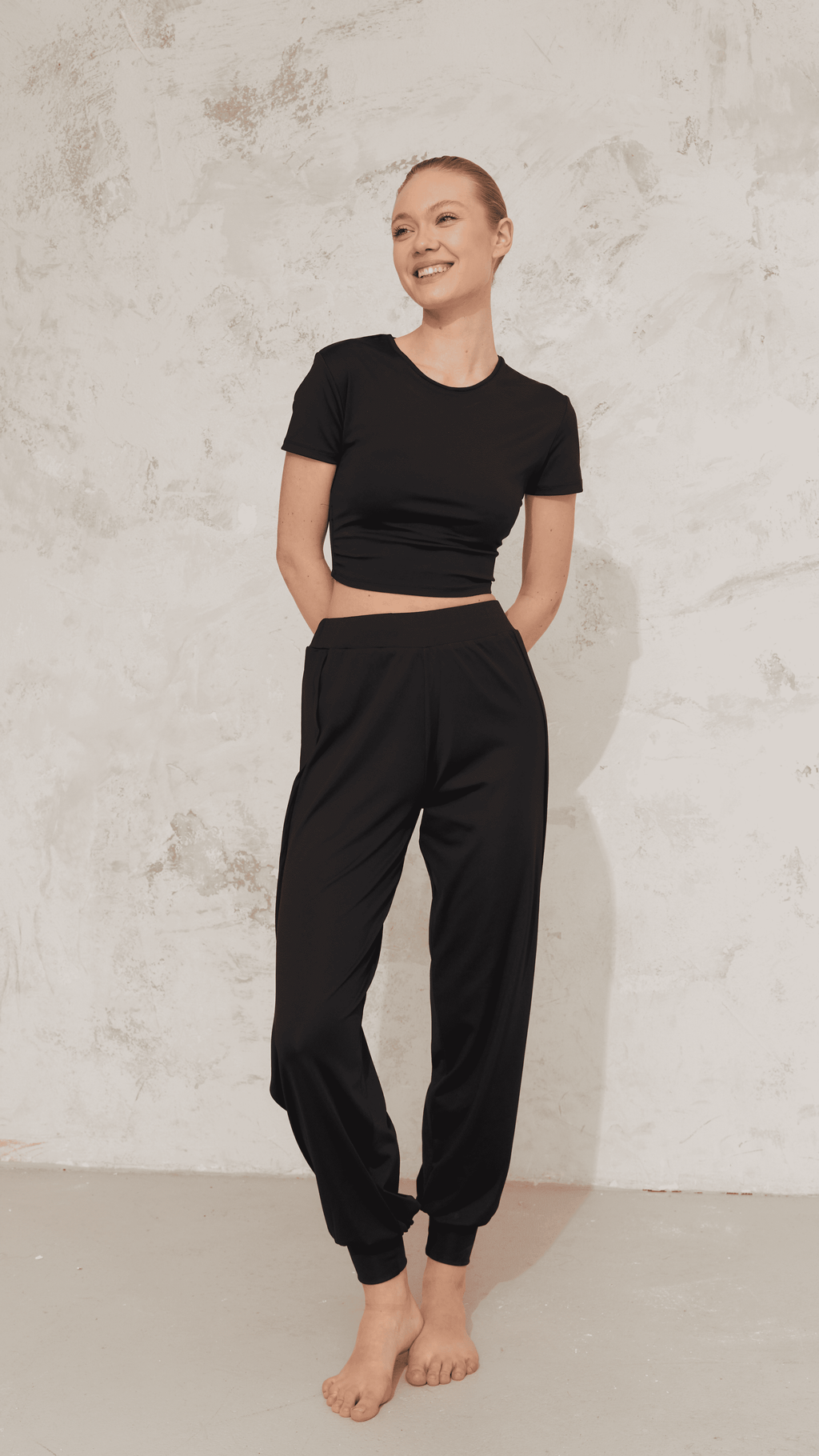 Siyah Yoga Pantolon ve Siyah Linda
