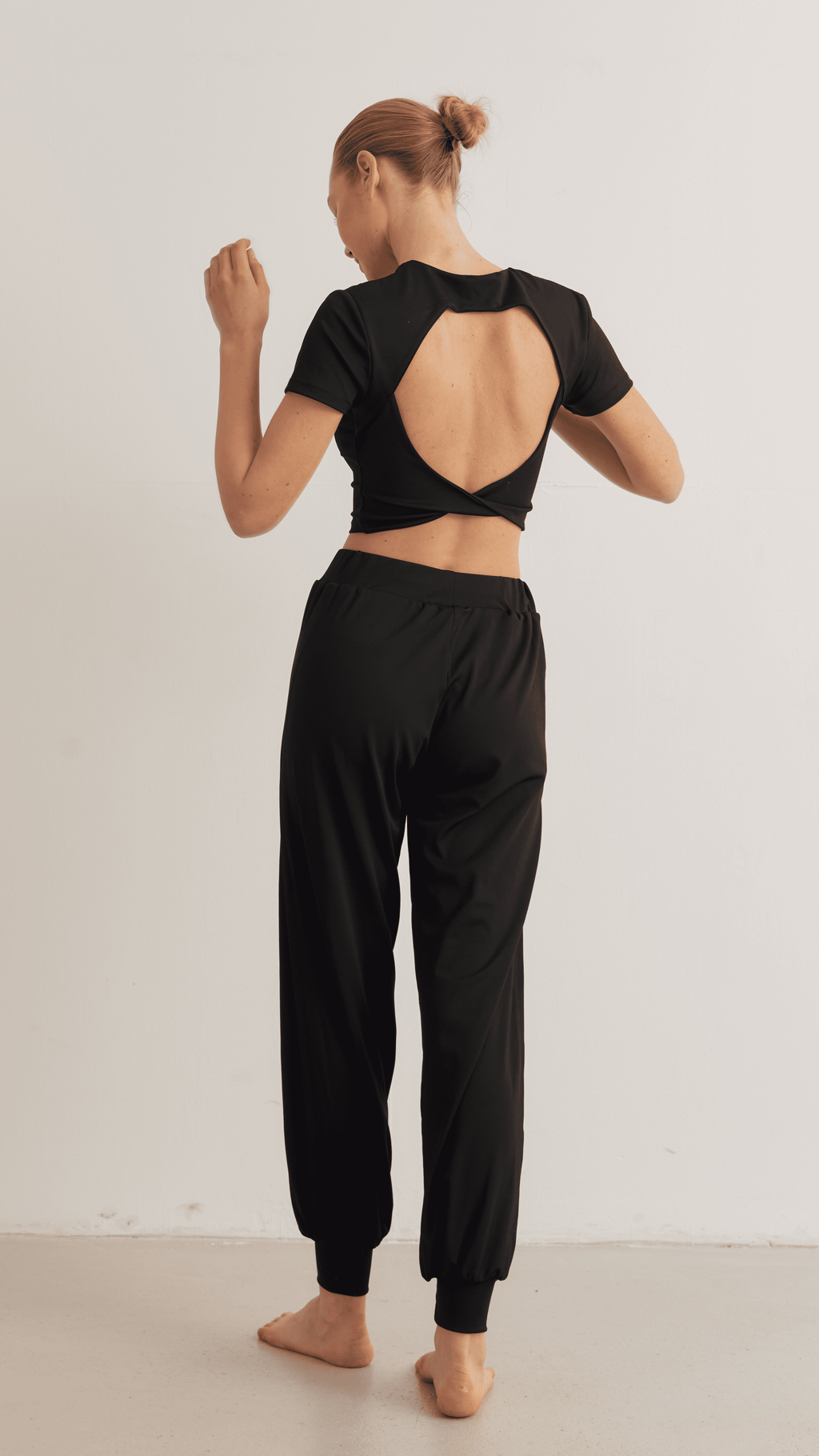 Siyah Yoga Pantolon ve Siyah Linda