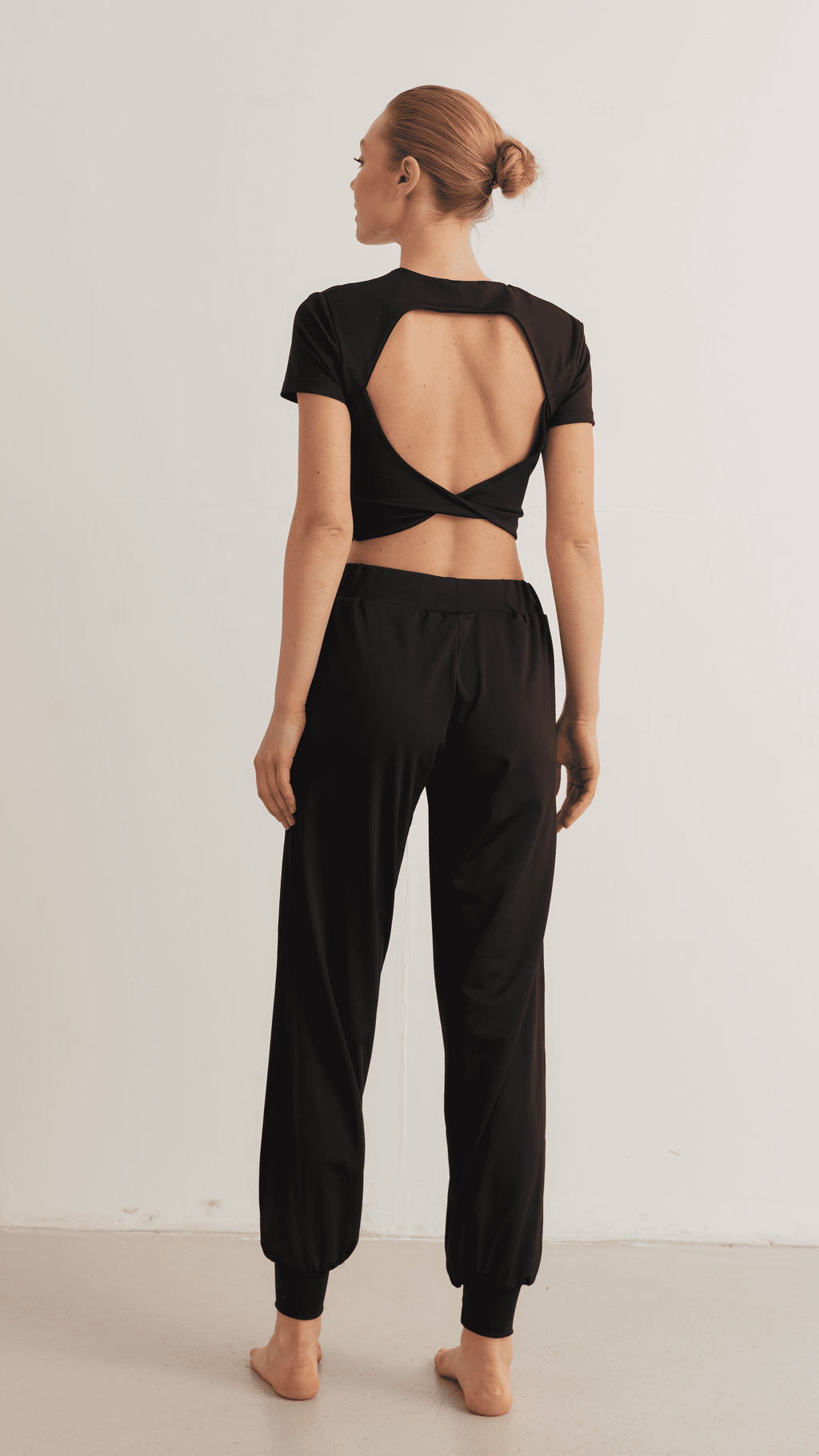Siyah Yoga Pantolon ve Siyah Linda
